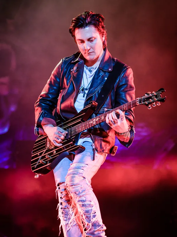 Synyster Gates