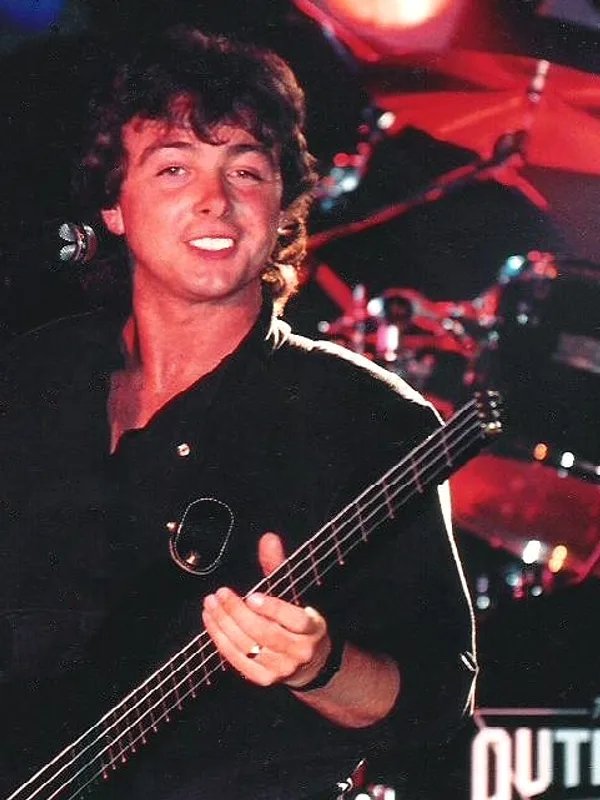Tony Lewis (musician)