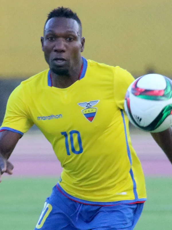 Walter Ayoví
