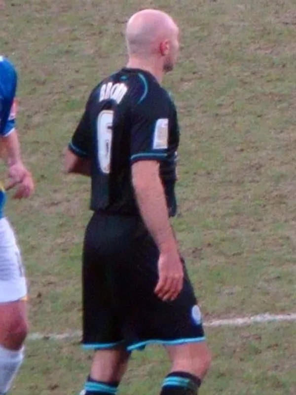 Wayne Brown (footballer, born August 1977)