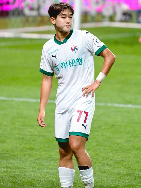 Yoon Do-young